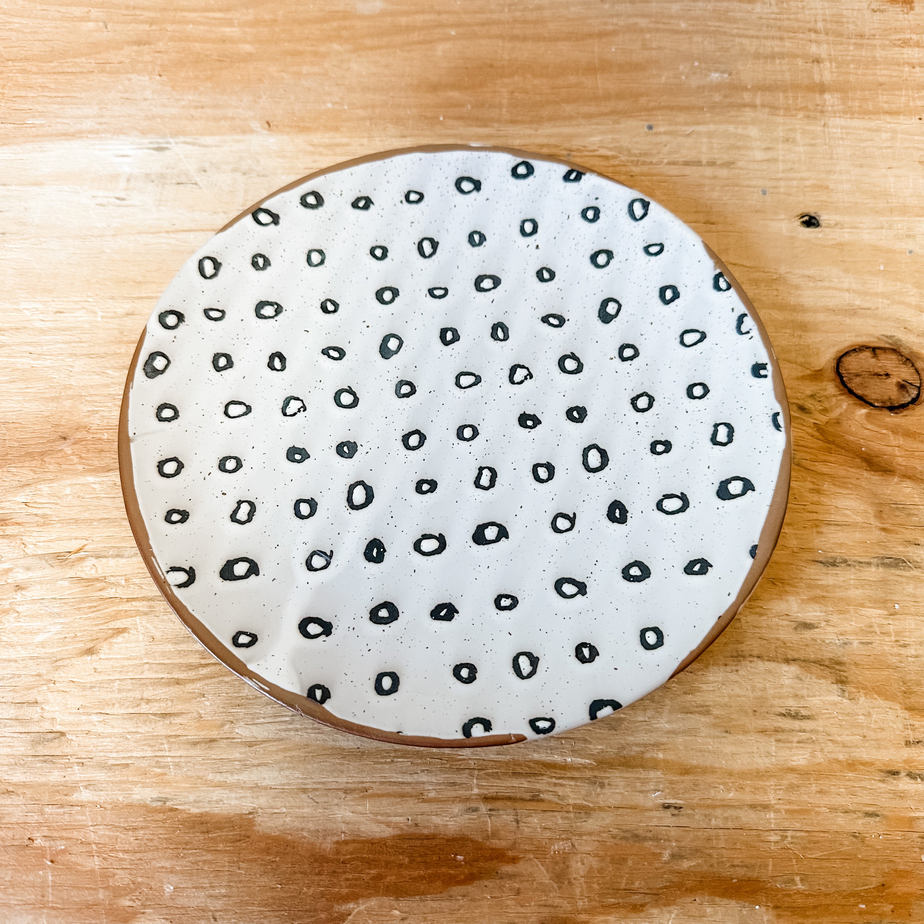 Round Stoneware Plate, Cream & Black