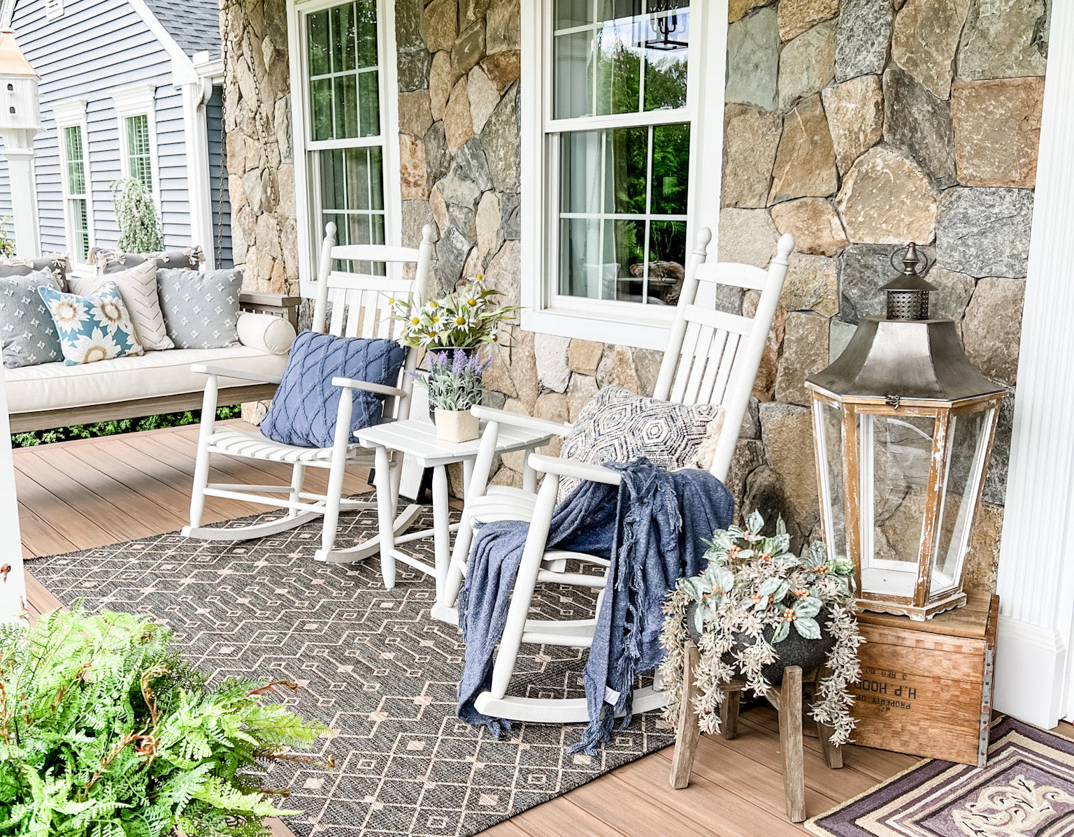 Farmhouse Style Summer Decor Guide 2022