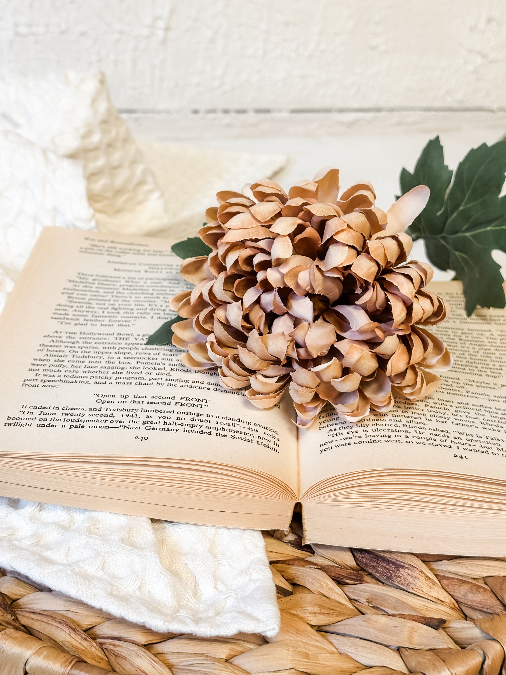 24.5 inch faux straw mum spray for fall at The Rustic Barn in Killingworth CT