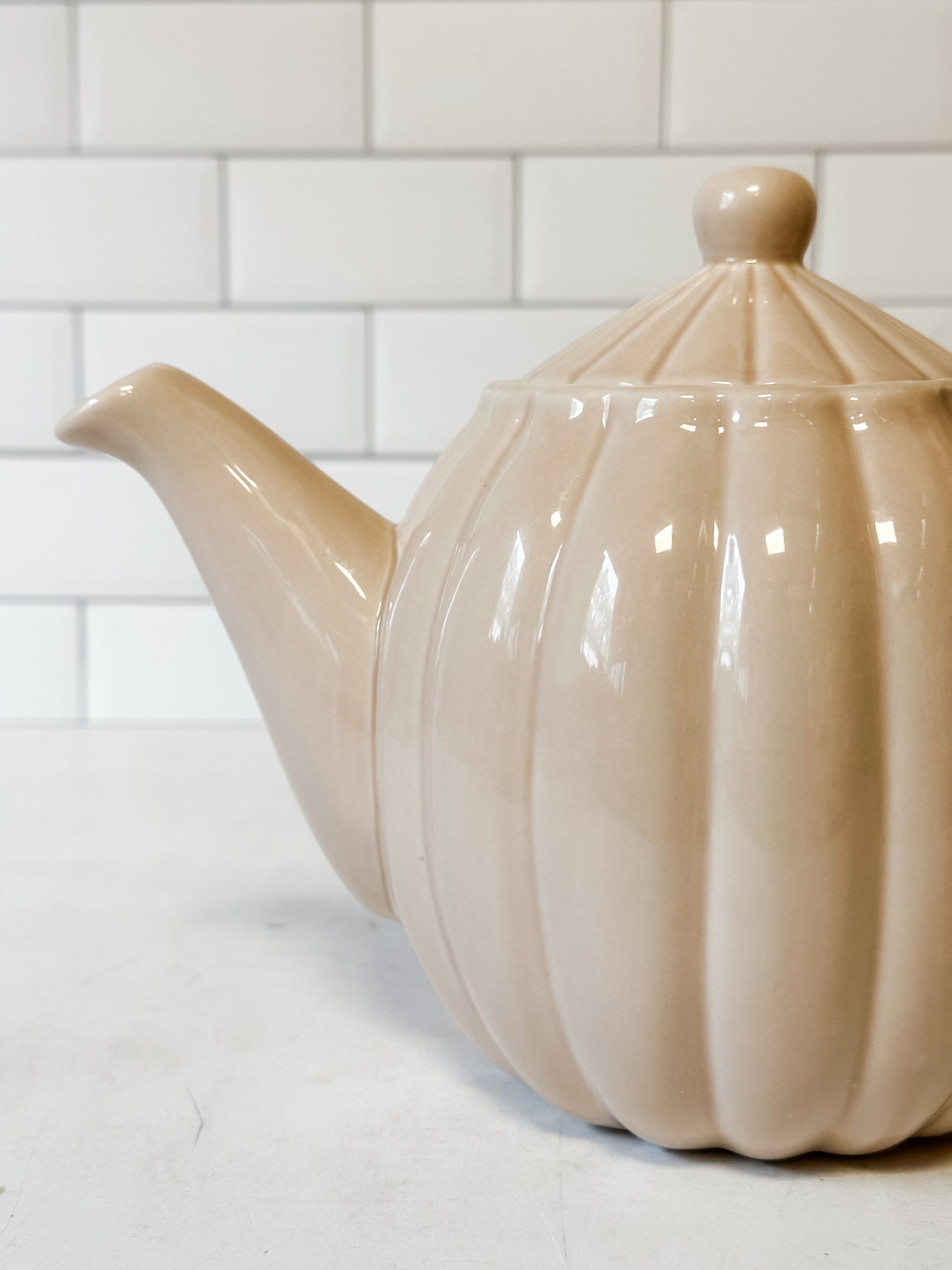 34 ounce stoneware ribbed tea pot at the Rustic Barn in Killingworth CT
