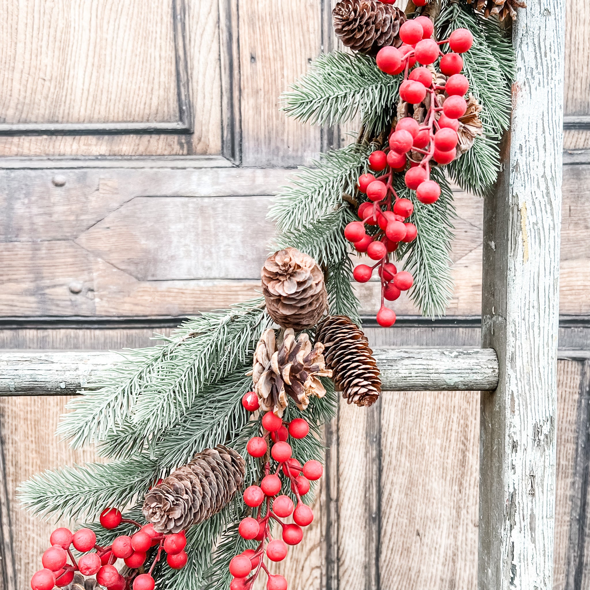 Tundra Red Berry Garland