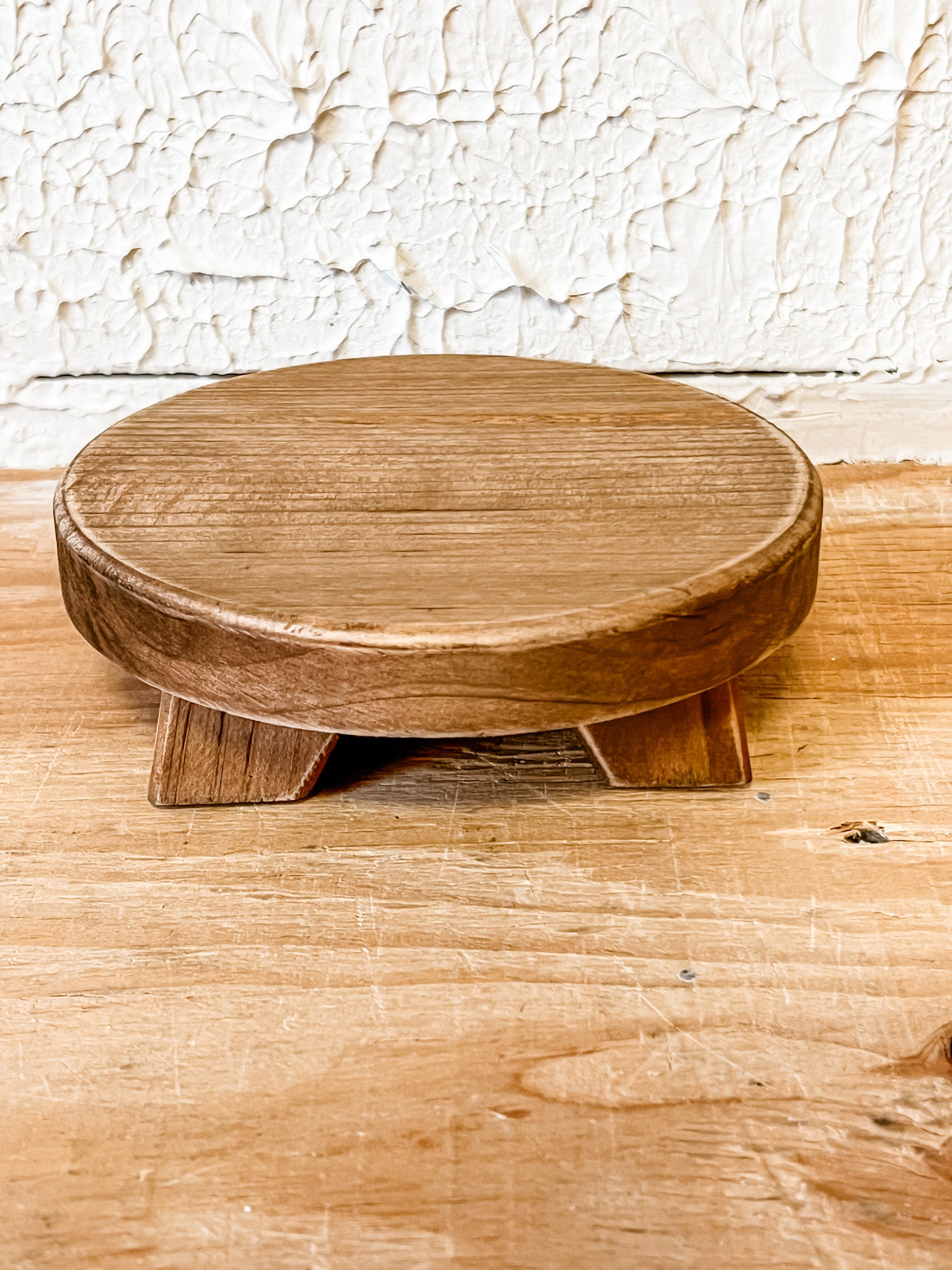 6 inch round mini wood riser at the rustic barn in killingworth ct