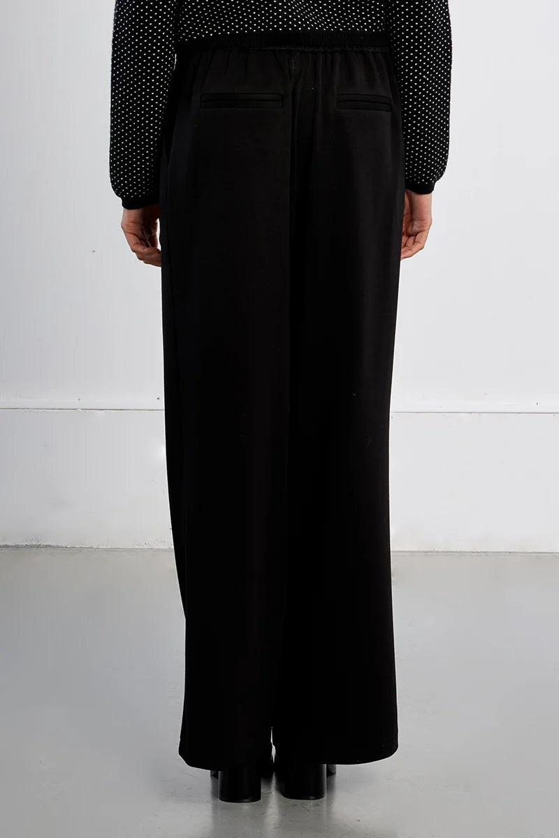 black wide leg trousers at the rustic barn in killingworth ct