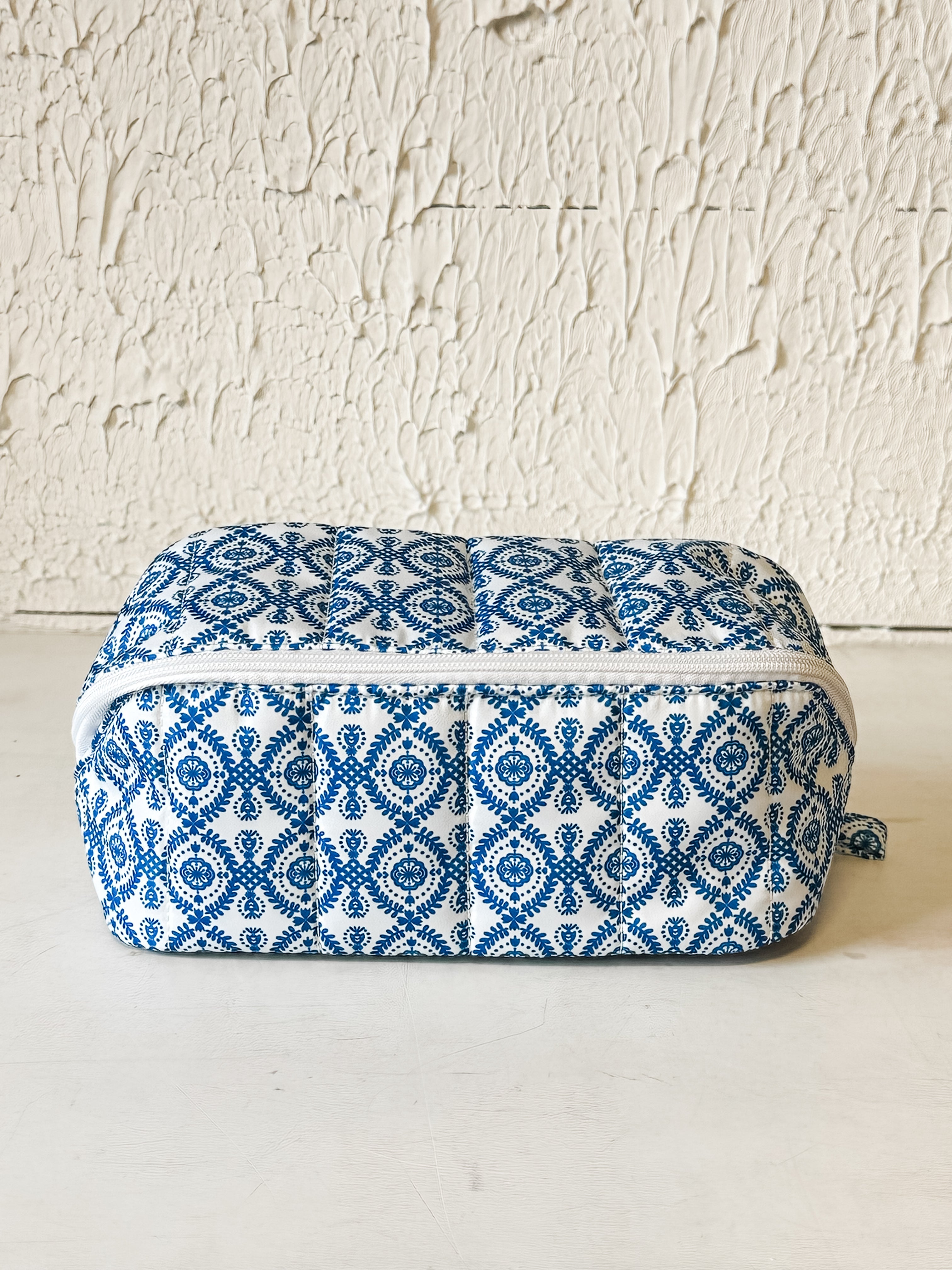 Travel Makeup & Cosmetic Organizer at the Rustic Barn in Killingworth, CT