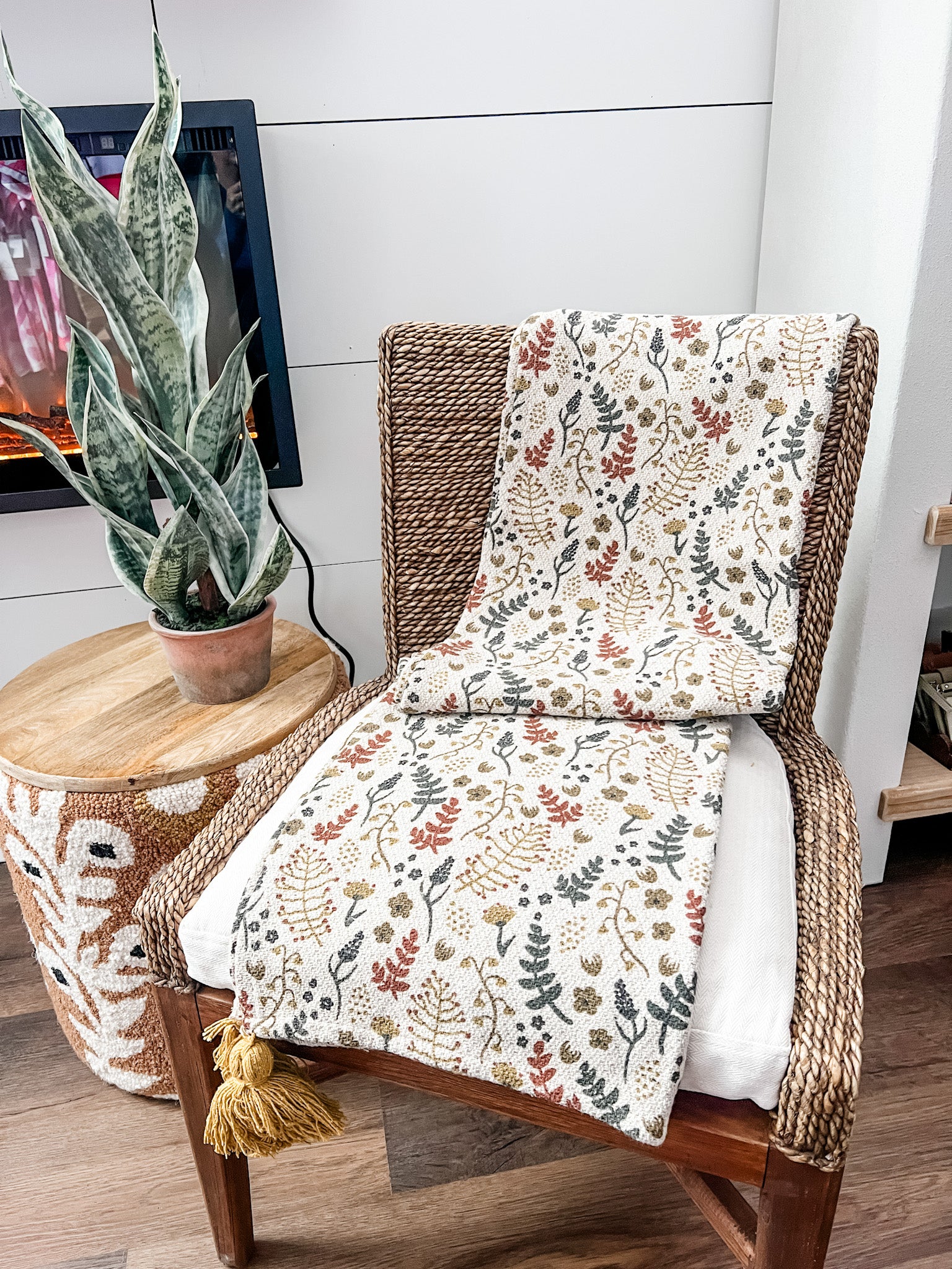 boho floral pattern cotton throw blanket with tassels at the rustic barn in killingworth ct