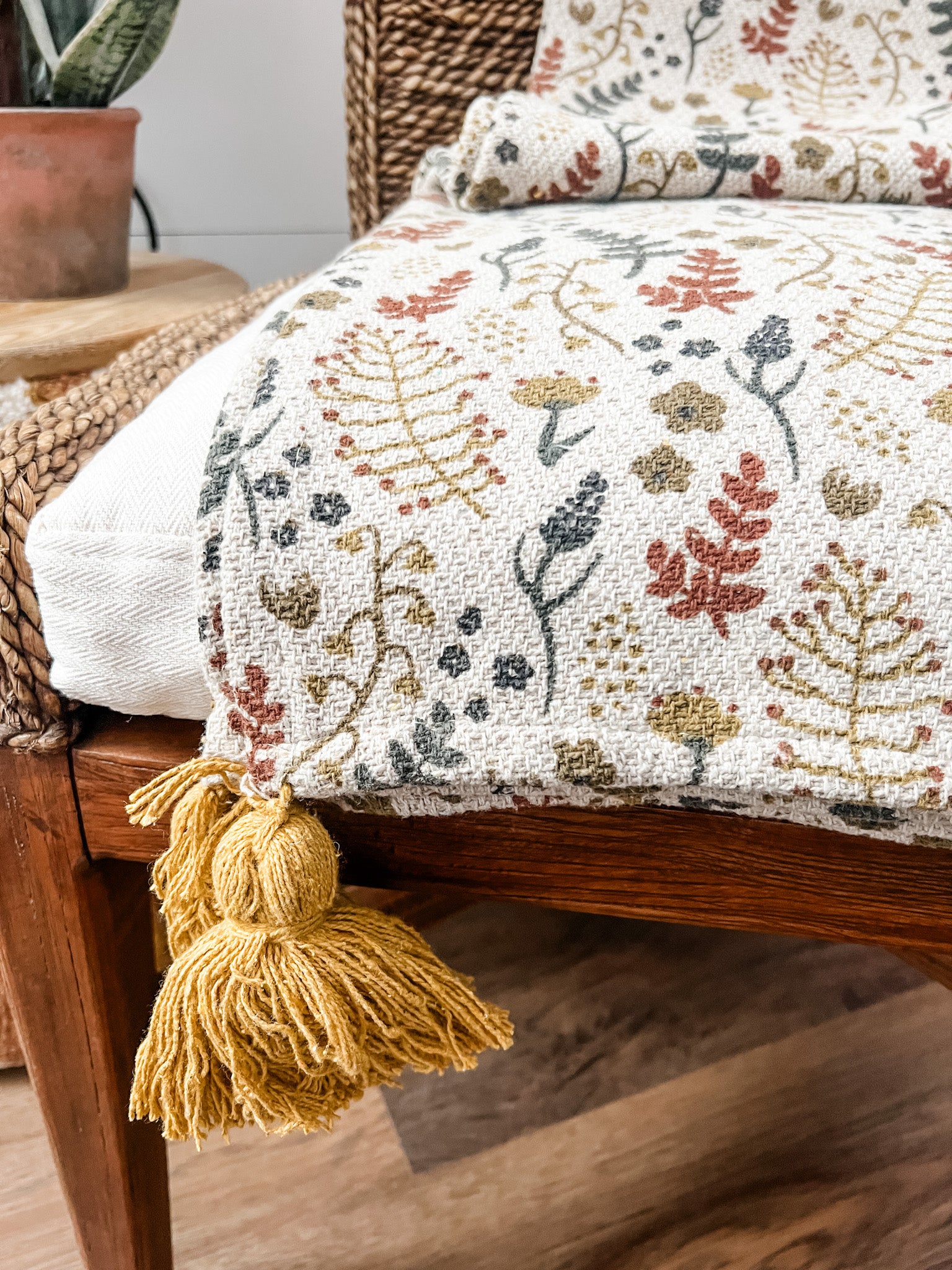 boho floral pattern cotton throw blanket with tassels at the rustic barn in killingworth ct