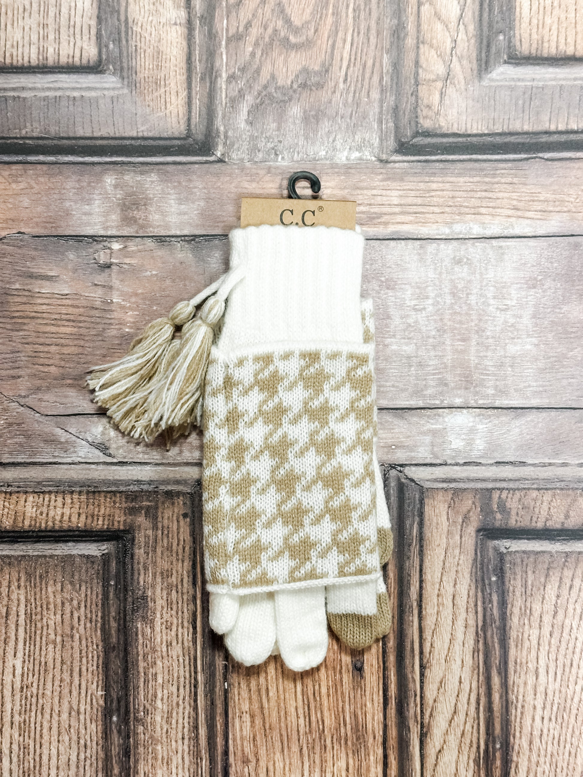 c.c. knitted gloves with touchscreen thumb at The Rustic Barn in Killingworth CT