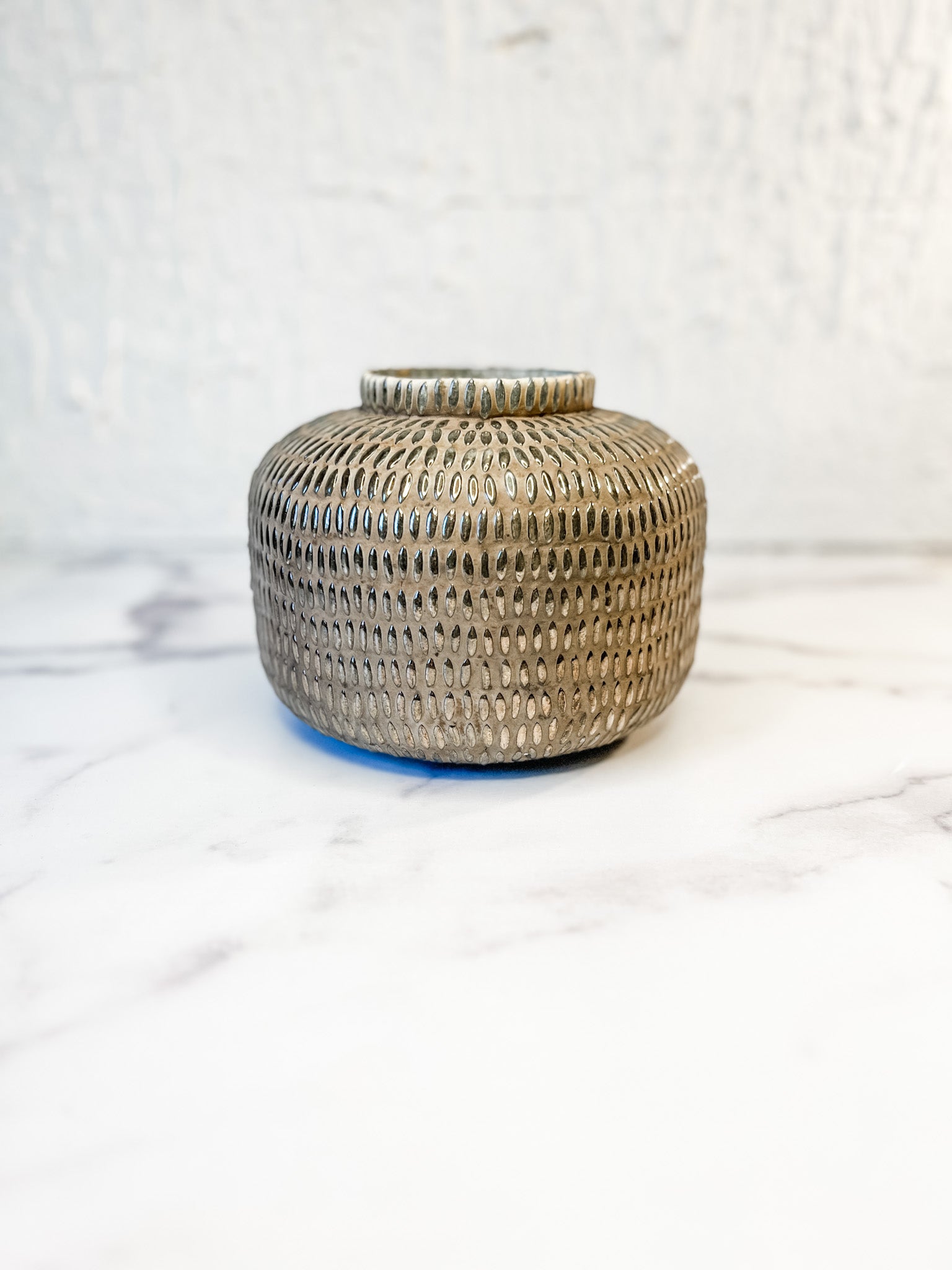 caramel color textured glass vase at the rustic barn in Killingworth ct