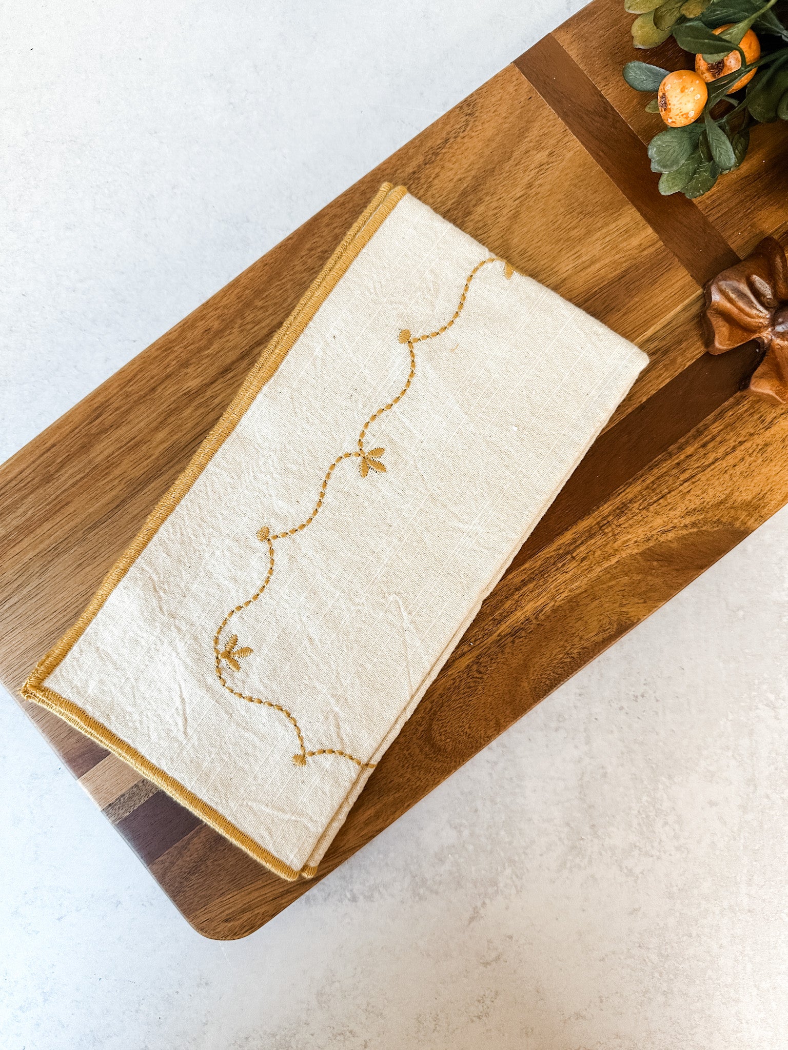 cotton napkins floral embroidery set at the rustic barn in killingworth ct