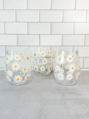 daisy stemless wine glasses at the rustic barn in killingworth ct