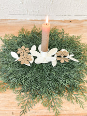 faux cedar round greenery placemat at the rustic barn in killingworth ct