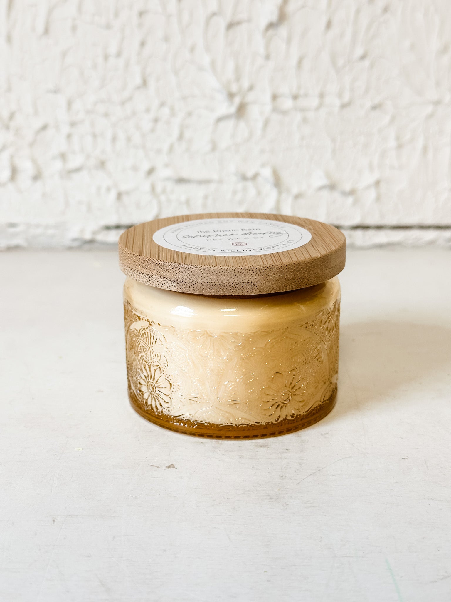 grapefruite and mangosteen 4oz soy candle at the rustic barn in killingworth ct