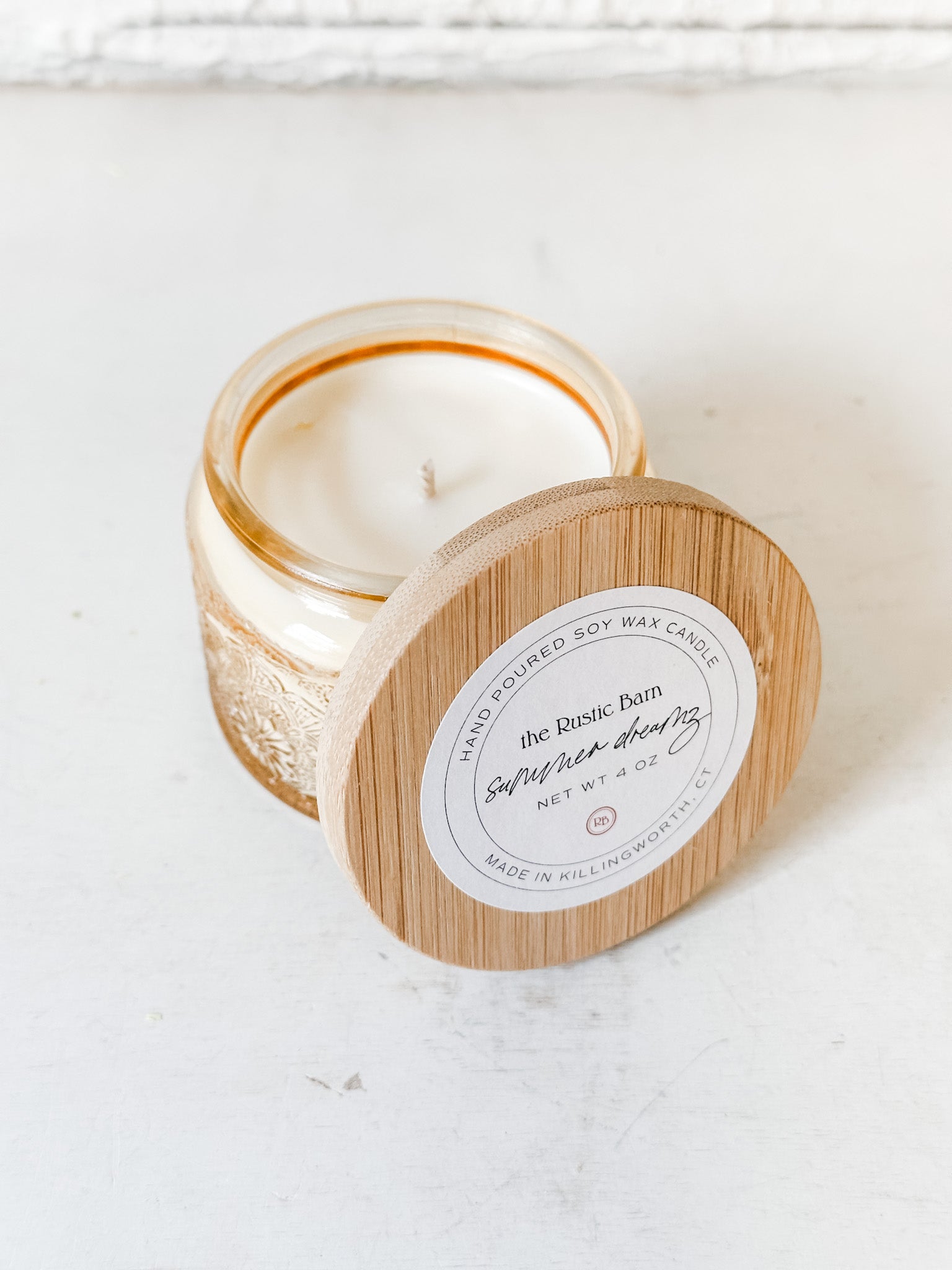 grapefruite and mangosteen 4oz soy candle at the rustic barn in killingworth ct