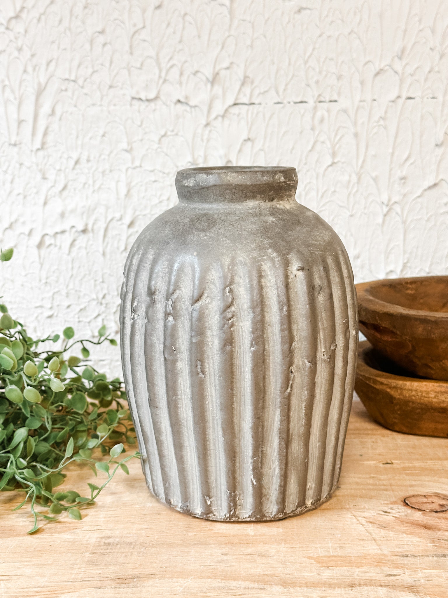 gray ribbed terracotta vase at the rustic barn in Killingworth Ct
