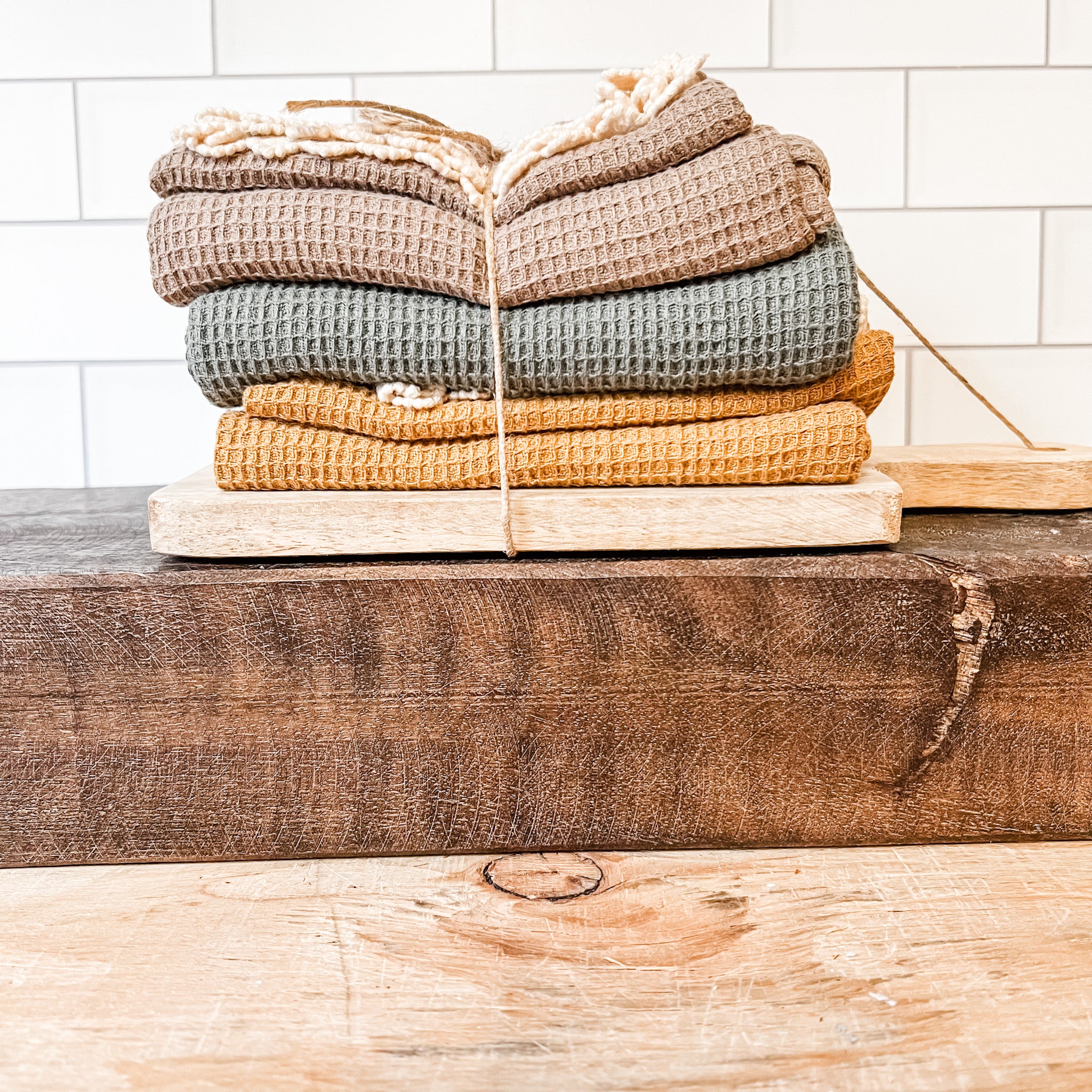 Cotton Tea Towels & Mango Wood Cheese Board Set