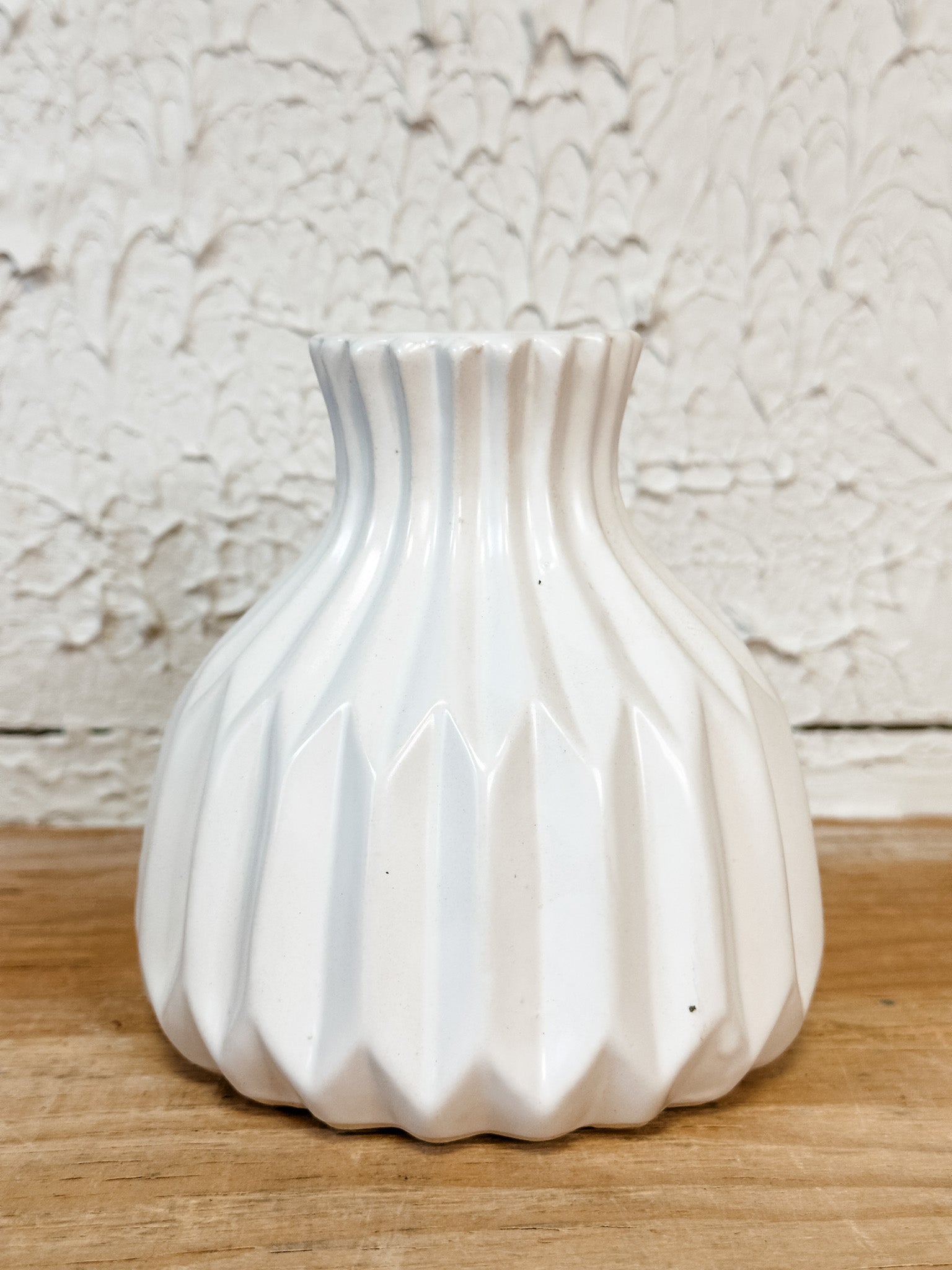 white textured matte ceramic vases at the rustic barn in killingworth ct