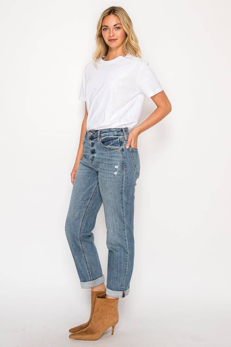 mid rise modern boyfriend style jeans at the rustic barn in Killingworth ct
