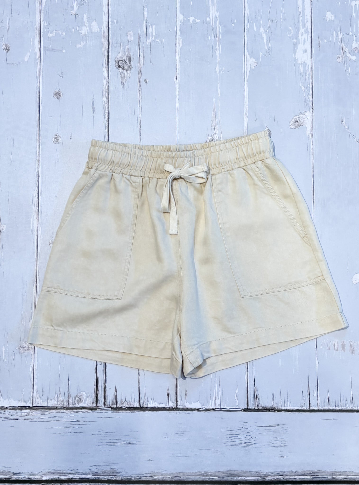 mid length khaki tencel shorts at the rustic barn in Killingworth ct