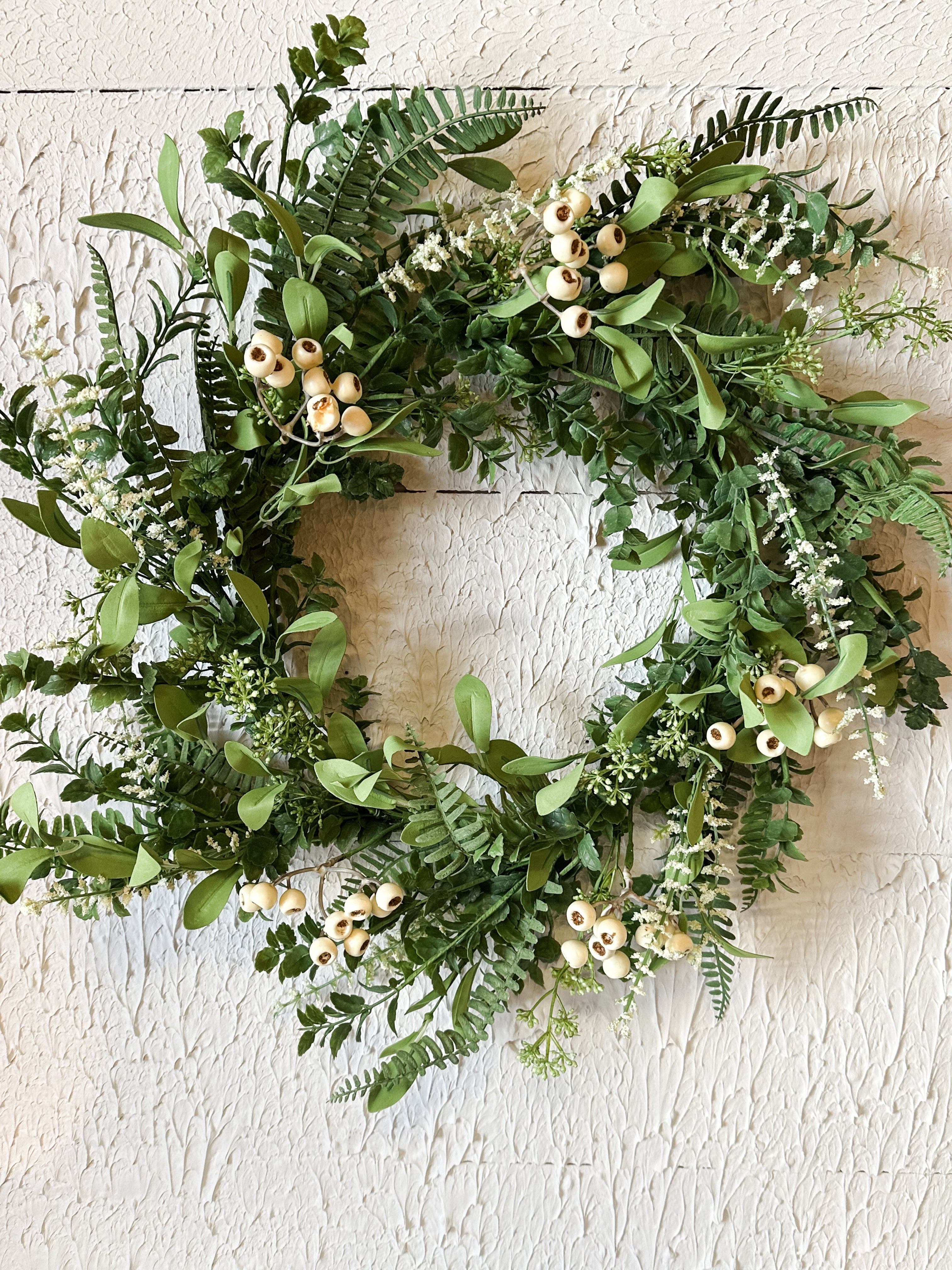 mixed cream berry spring wreath at the Rustic Barn in Killingworth, CT