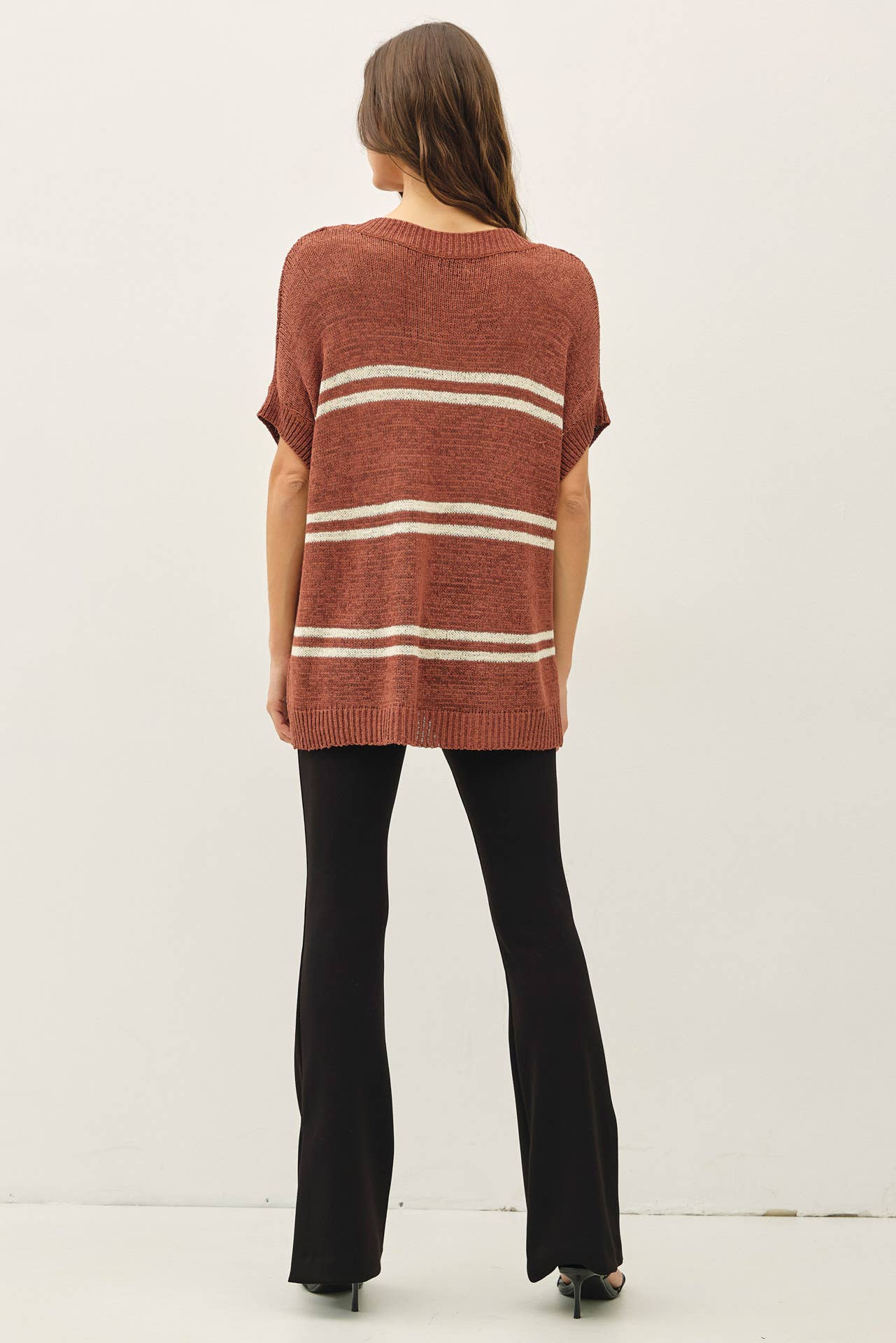 oversized terracotta color striped v-neck spring sweater at the rustic barn in Killingworth ct