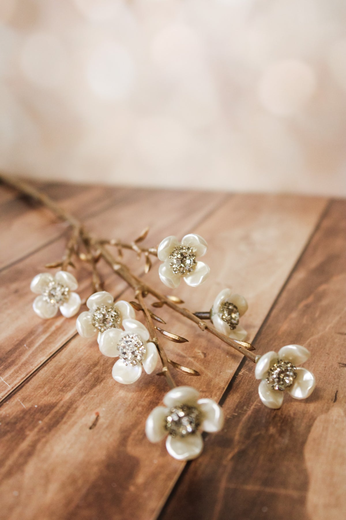 pearl blossom faux floral spray at the rustic barn in killingworth ct for christmas 