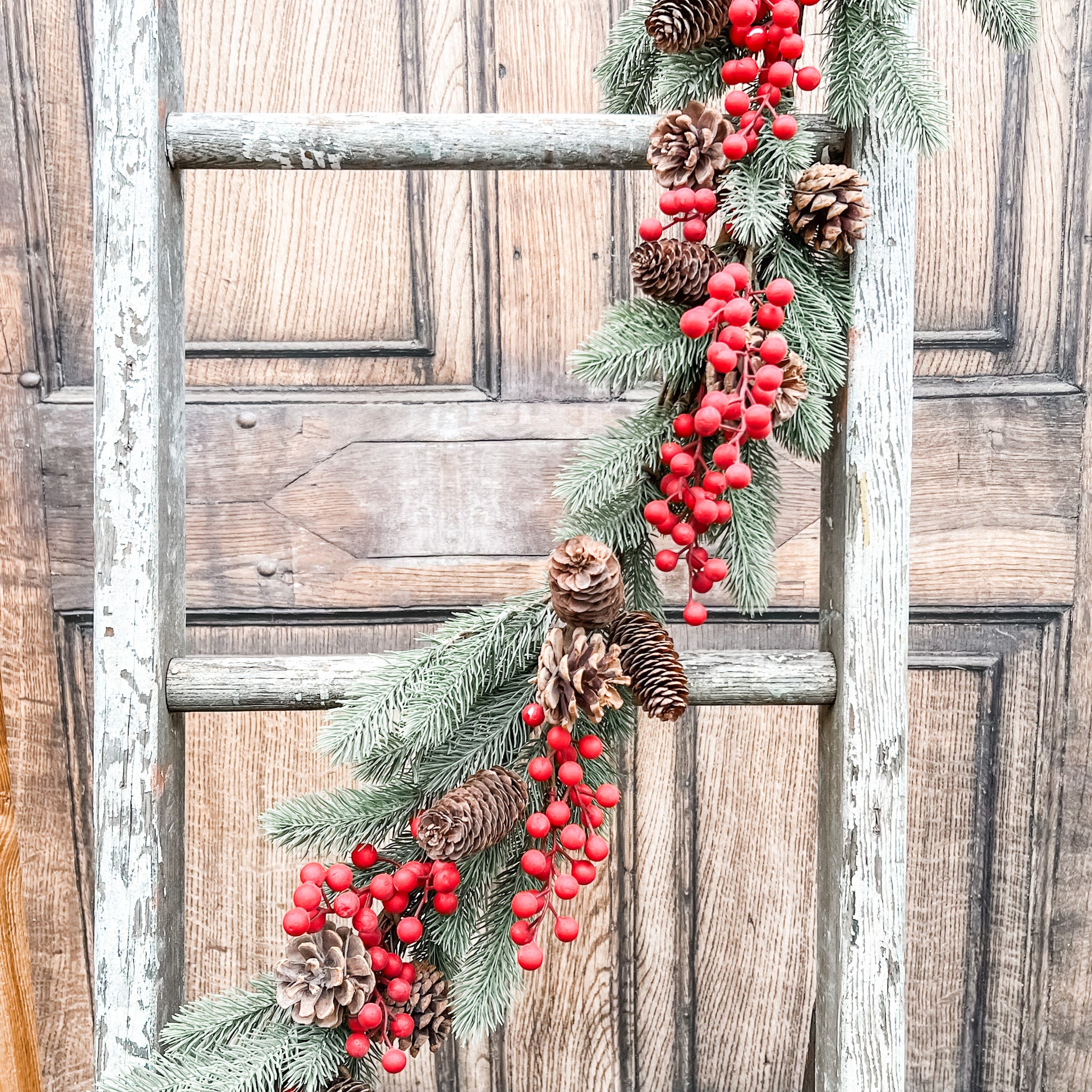 Tundra Red Berry Garland