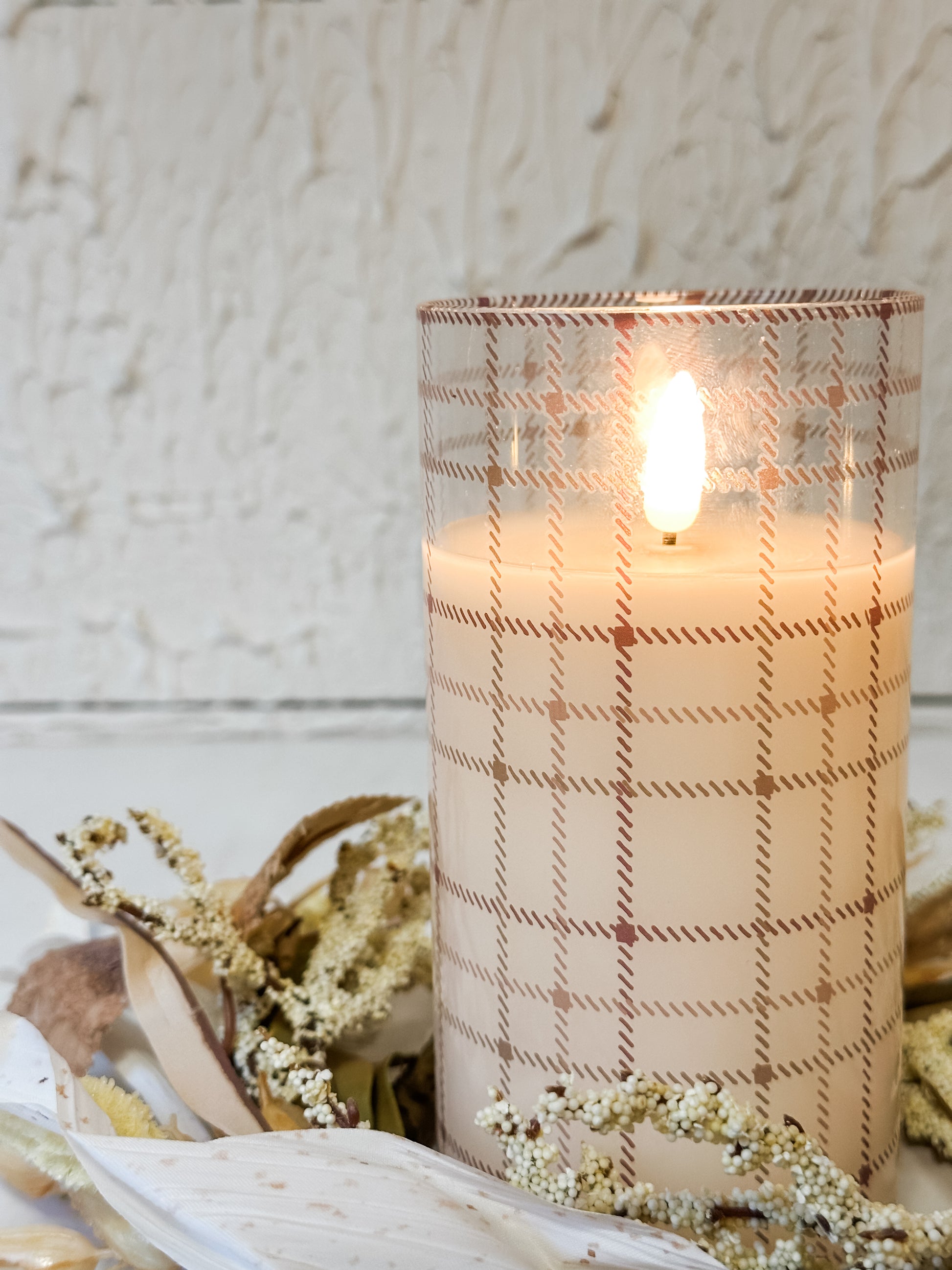 large plaid glass flameless candle at the Rustic Barn in Killingworth CT