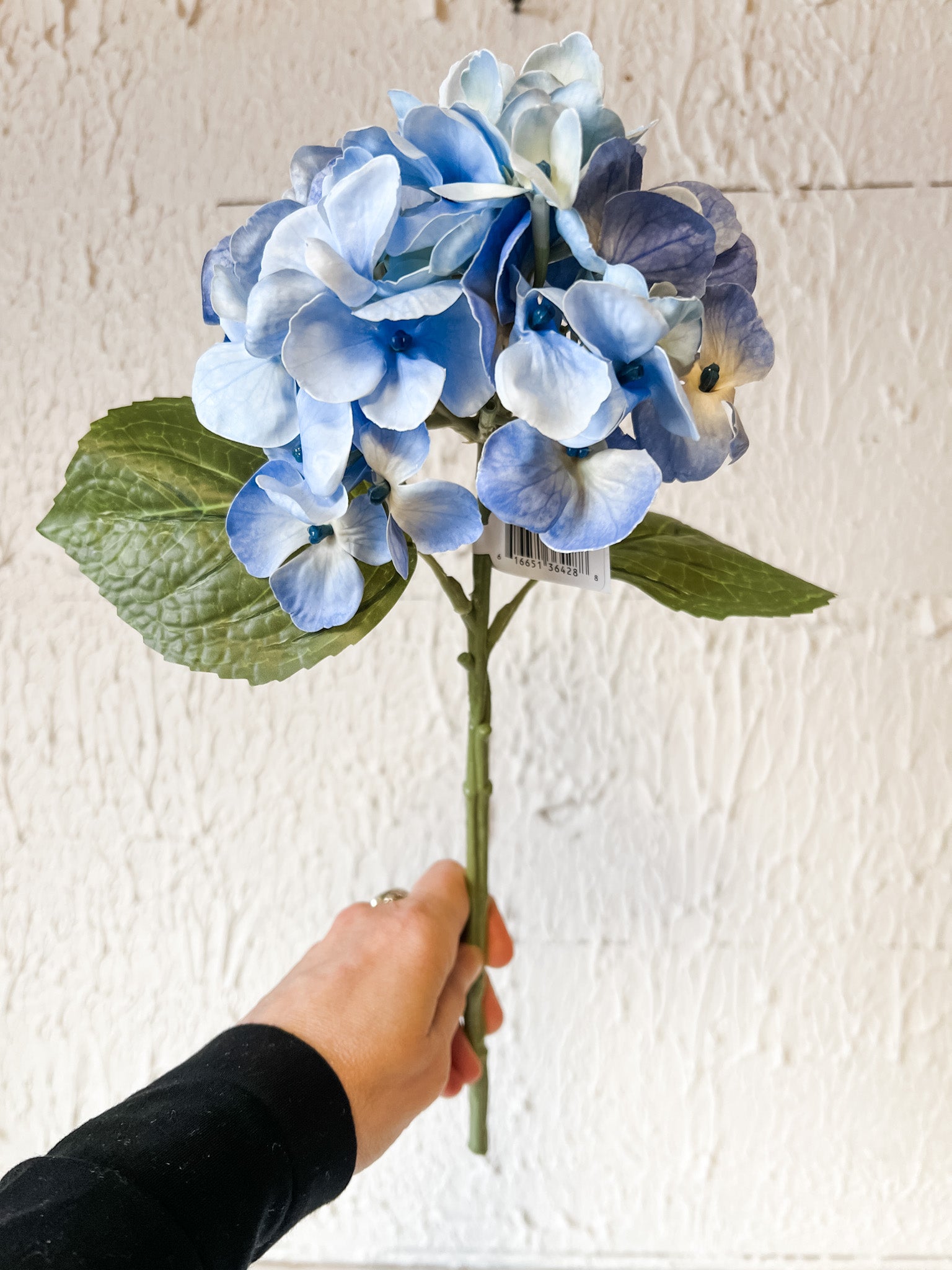 faux spring hydrangea stems at the rustic barn in killingworth ct