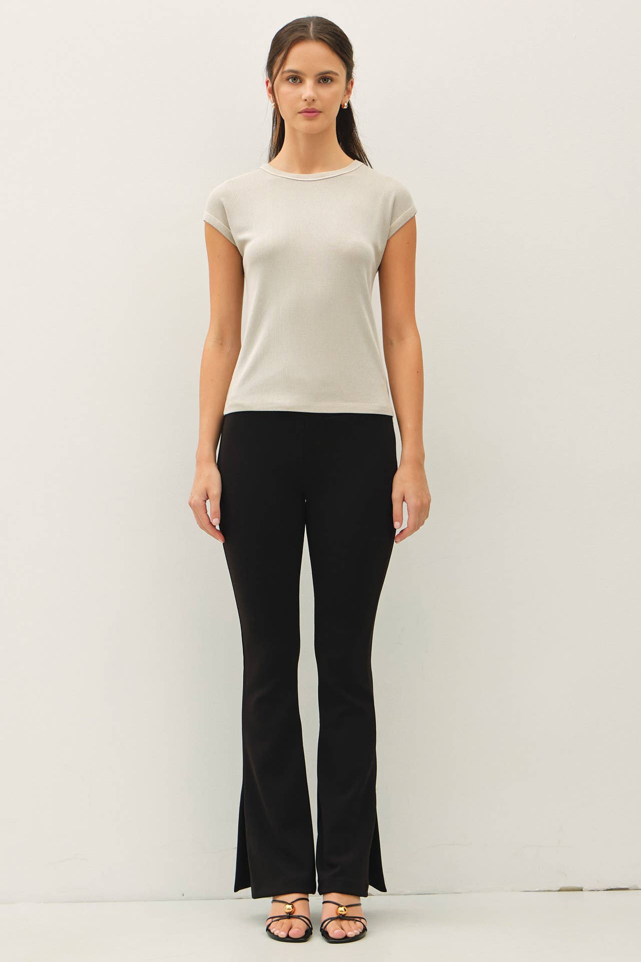ribbed cap sleeve t-shirt in off white at the rustic barn in Killingworth ct