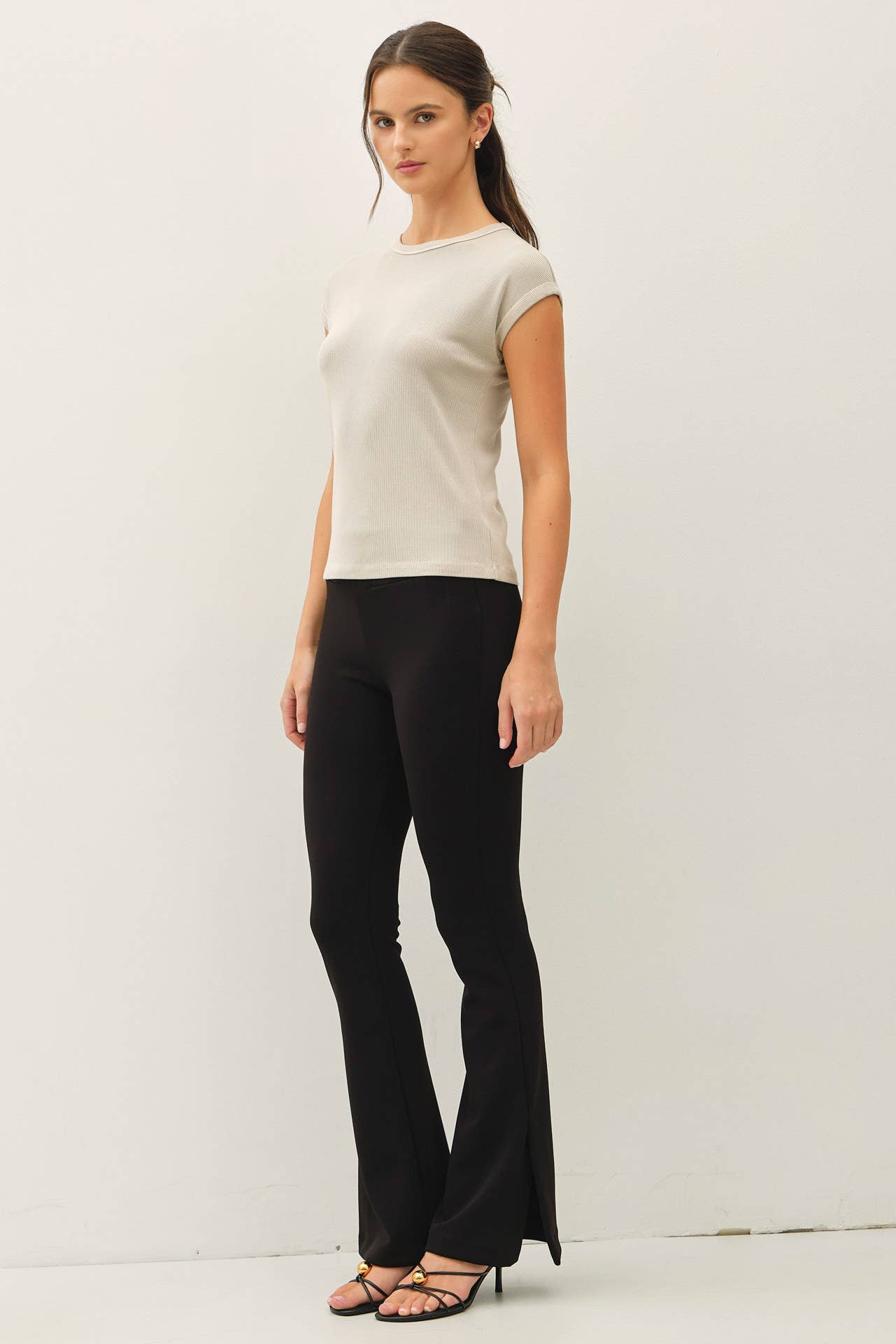 ribbed cap sleeve t-shirt in off white at the rustic barn in Killingworth ct