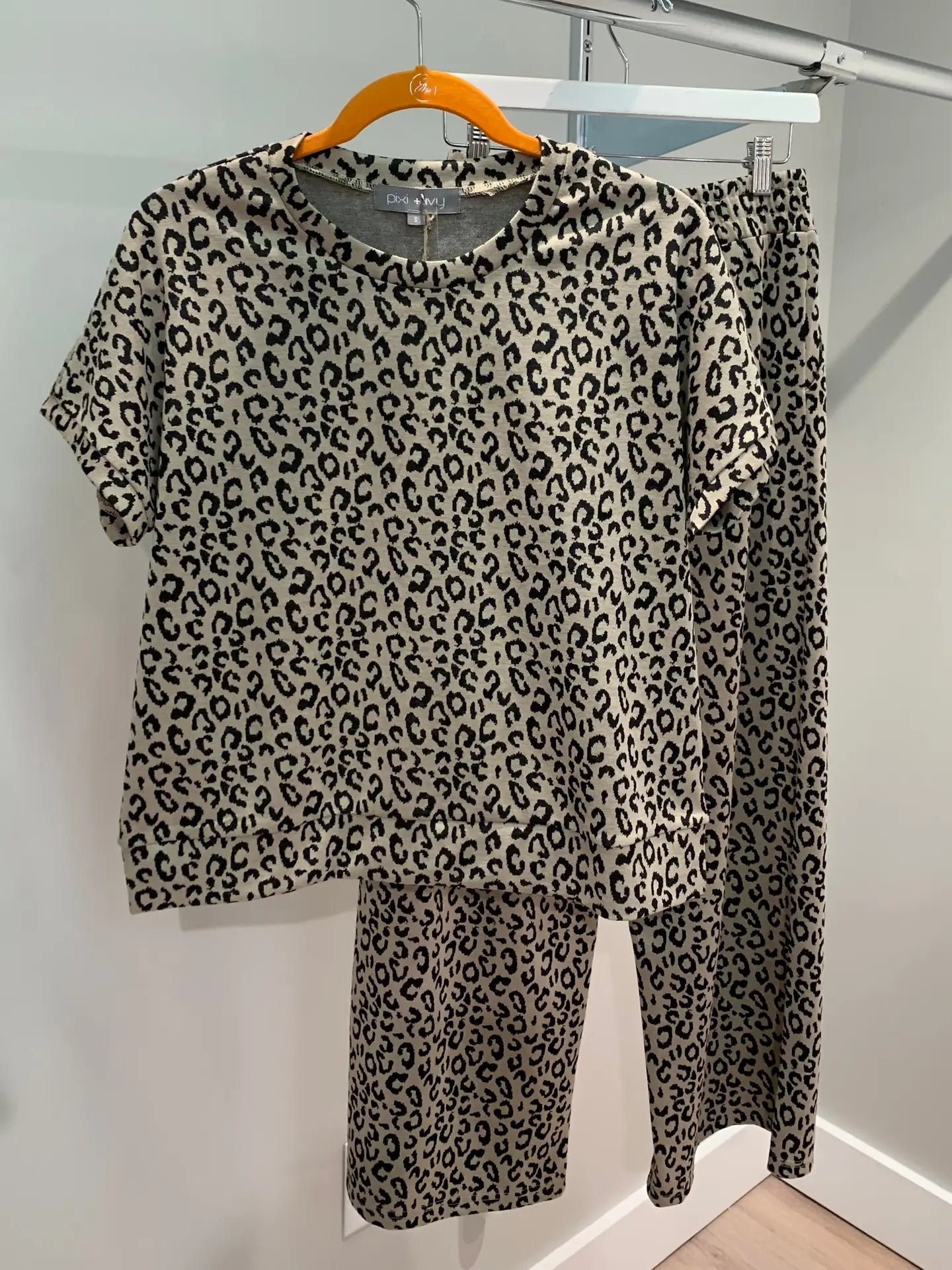 scuba casual and sporty top and pant in leopard print at the rustic barn in killingworth ct
