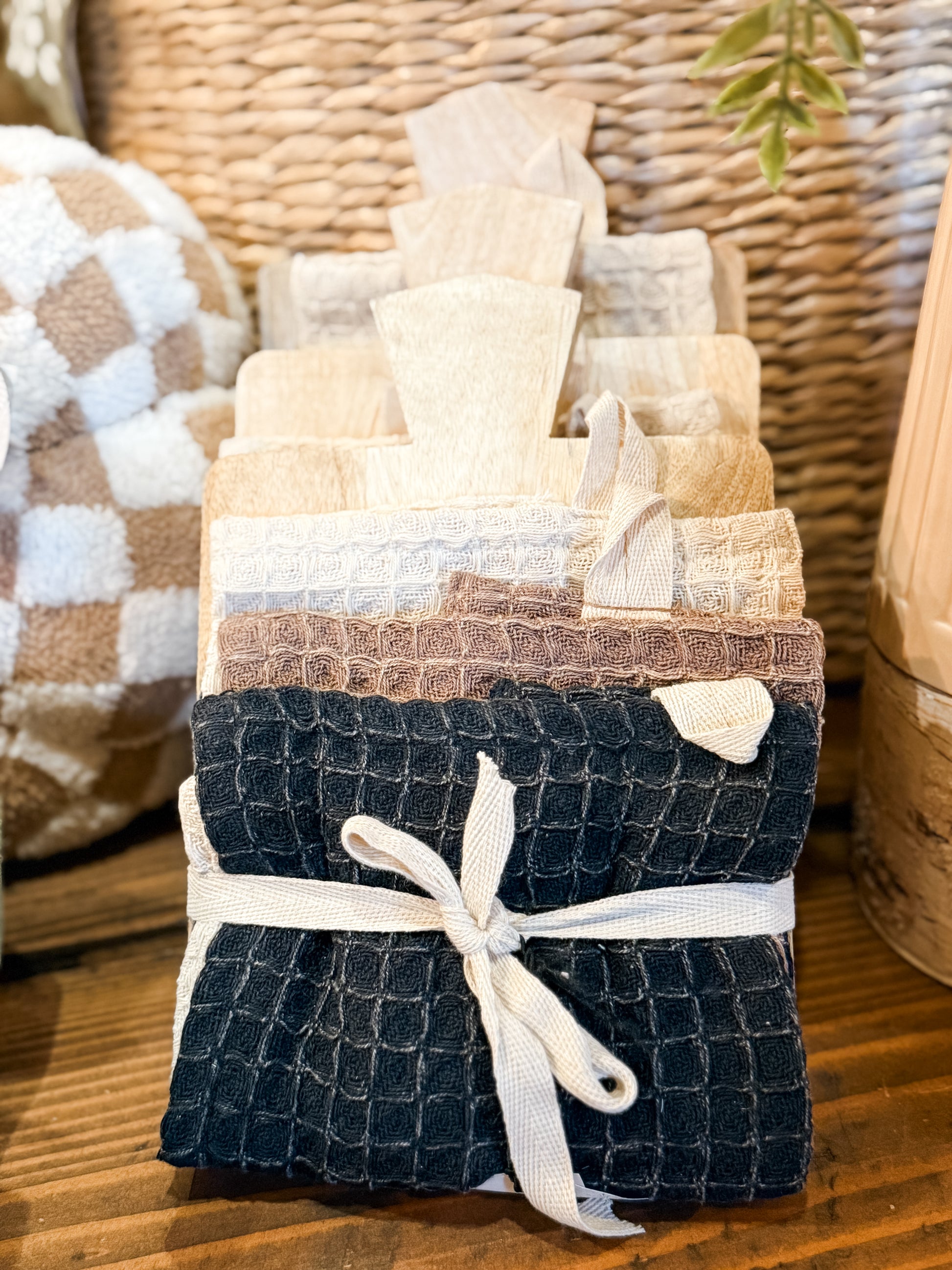 set of 4 waffle weave dish cloths with cheese/serving board at the Rustic Barn in Killingworth CT