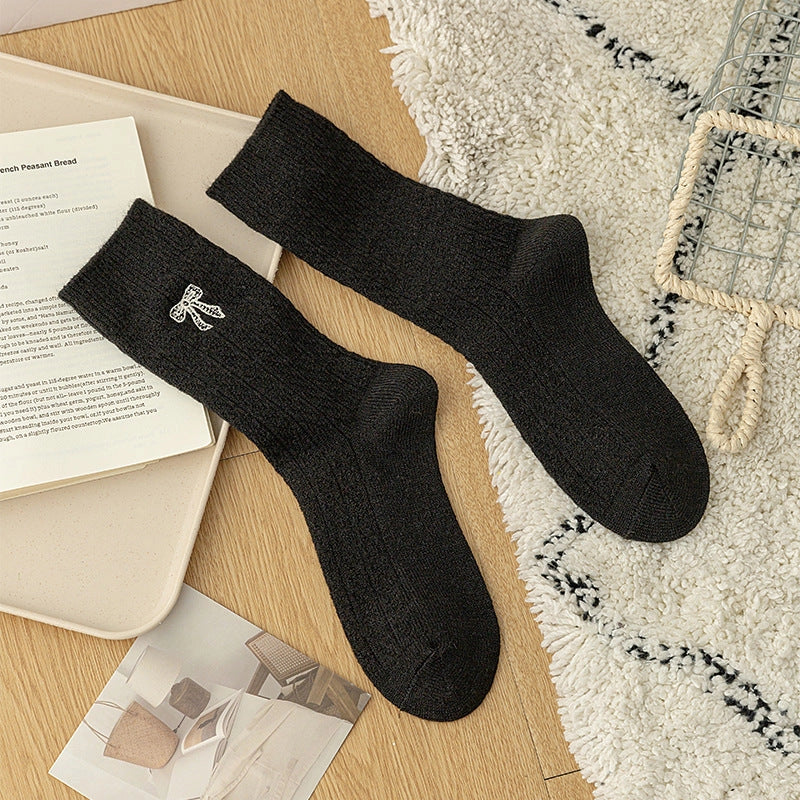 simple thick warm bow embroidered crew socks at the rustic barn in killingworth ct