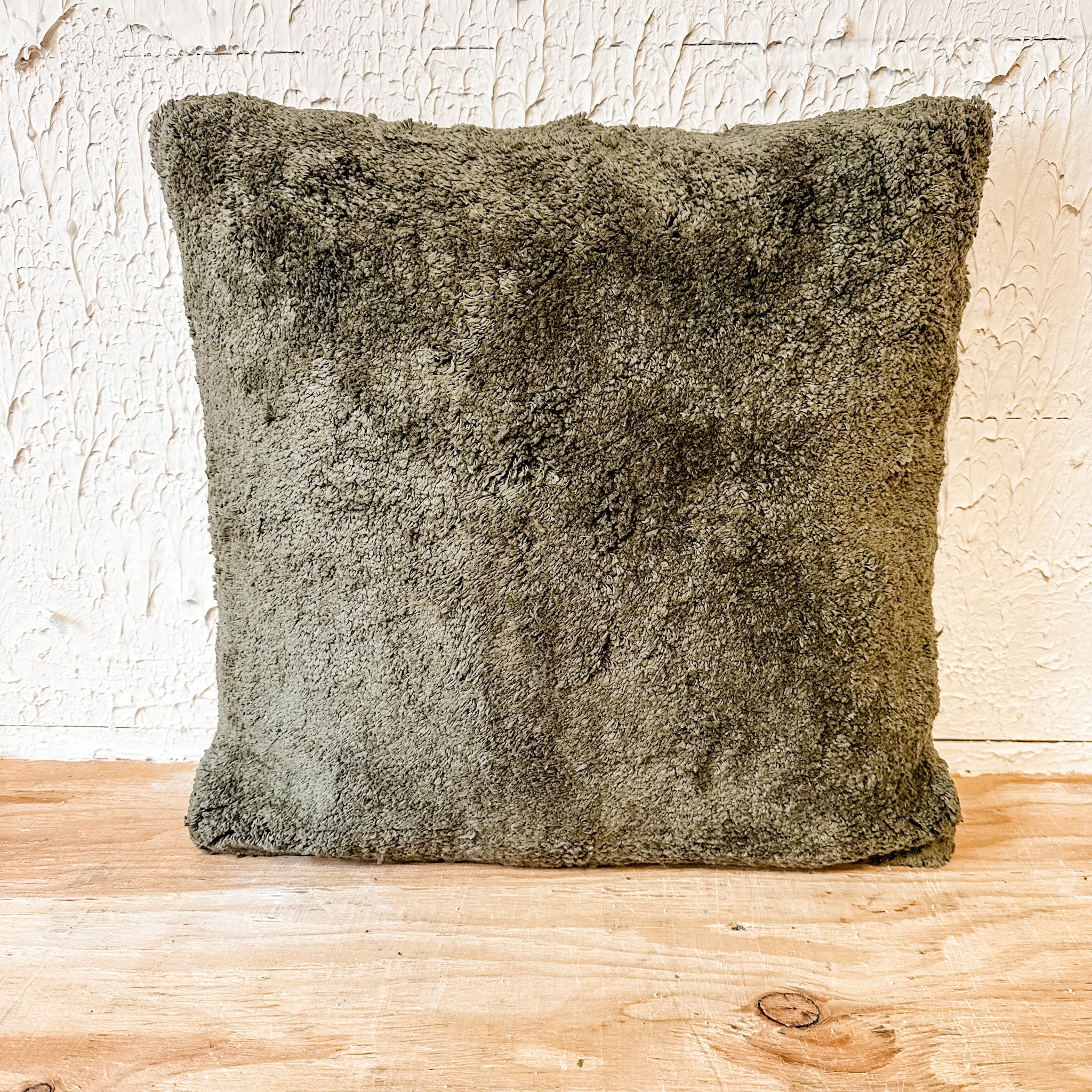 18" Square Cotton Tufted Green Pillow