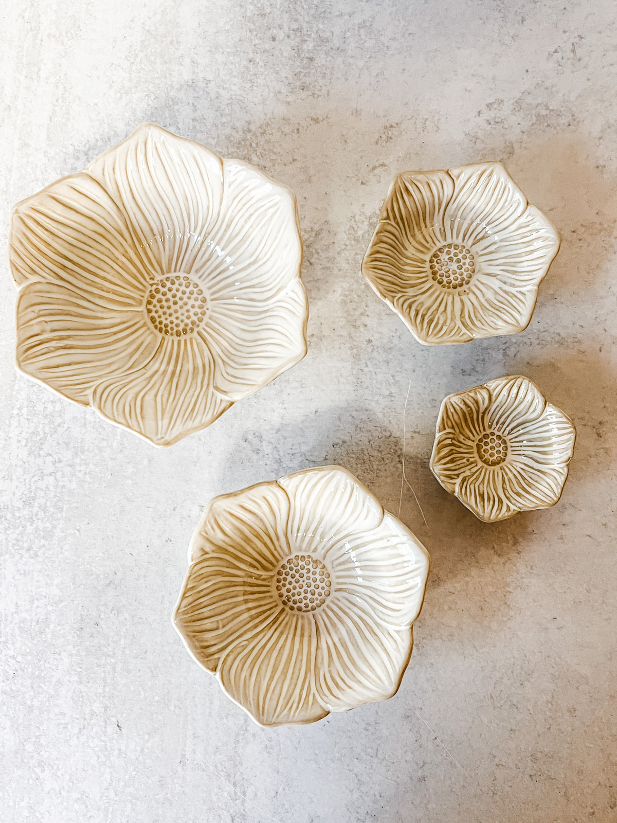 stoneware flower shaped bowls set of 4 at the rustic barn in killingworth ct