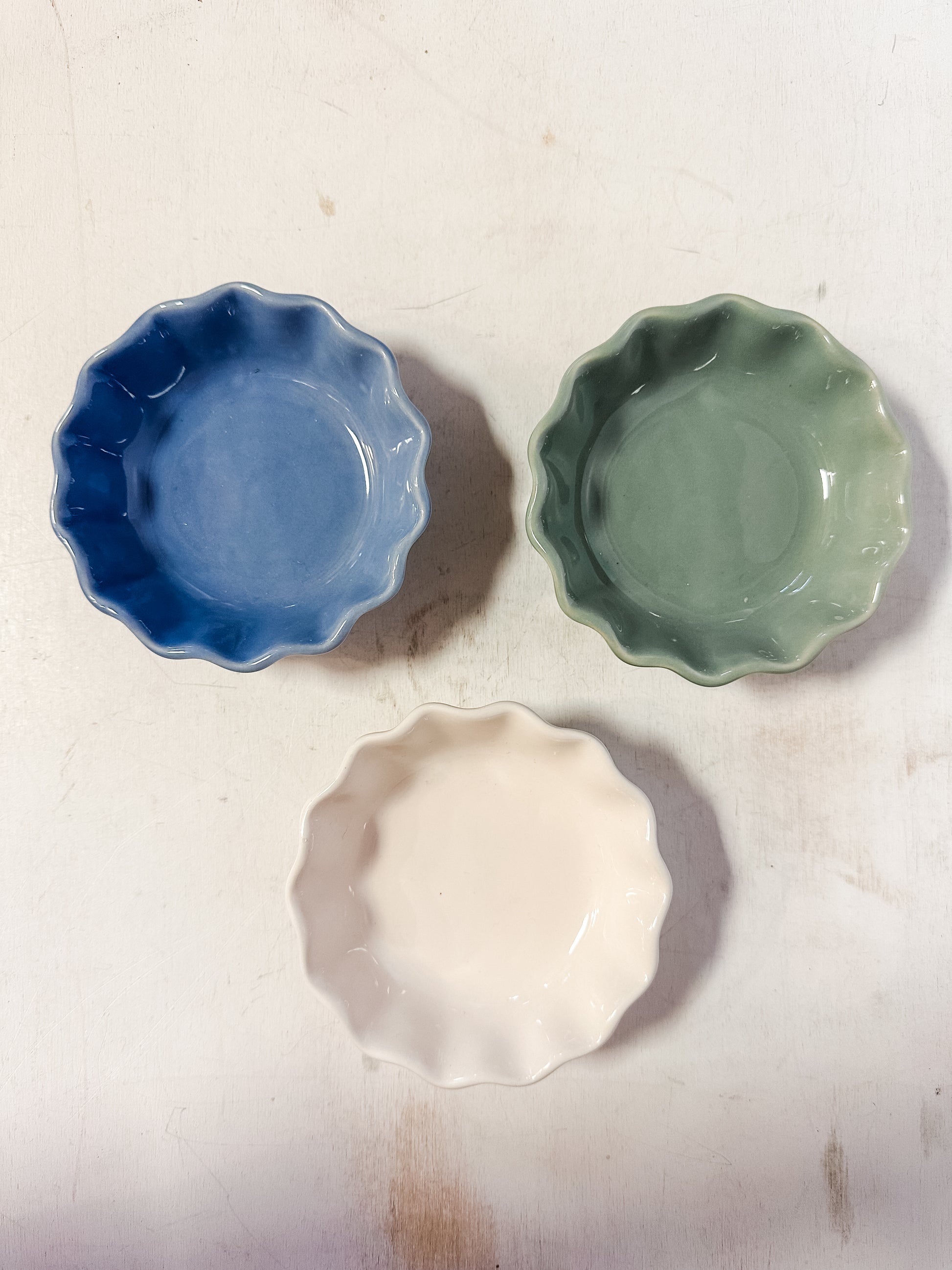 stoneware scalloped bowls at The Rustic Barn in Killingworth CT