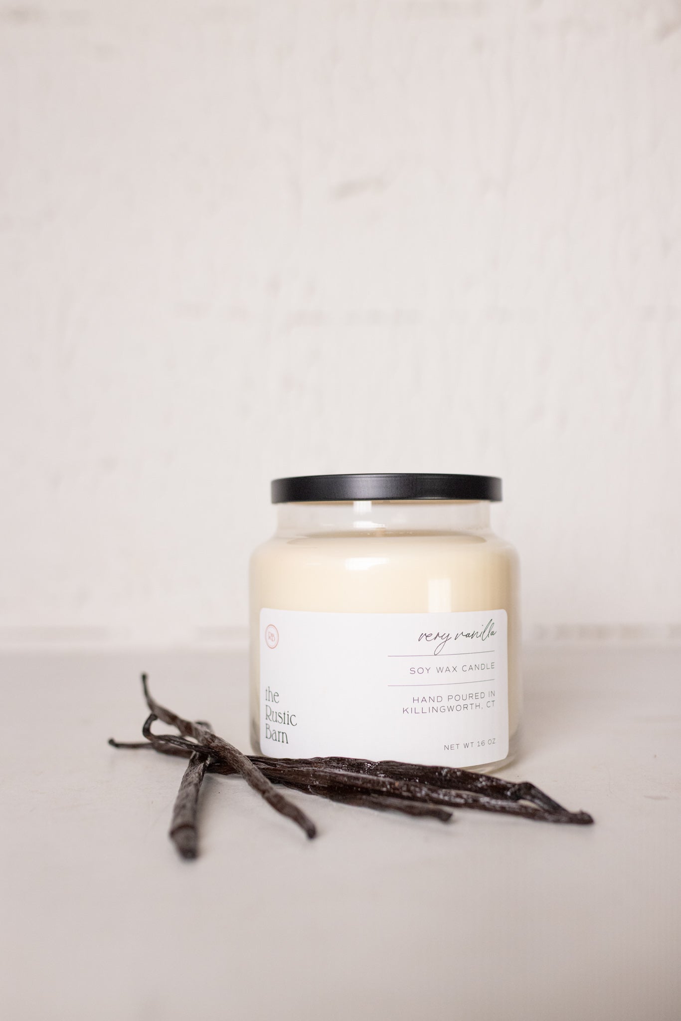 vanilla scented hand poured soy candle at the rustic barn in Killingworth ct