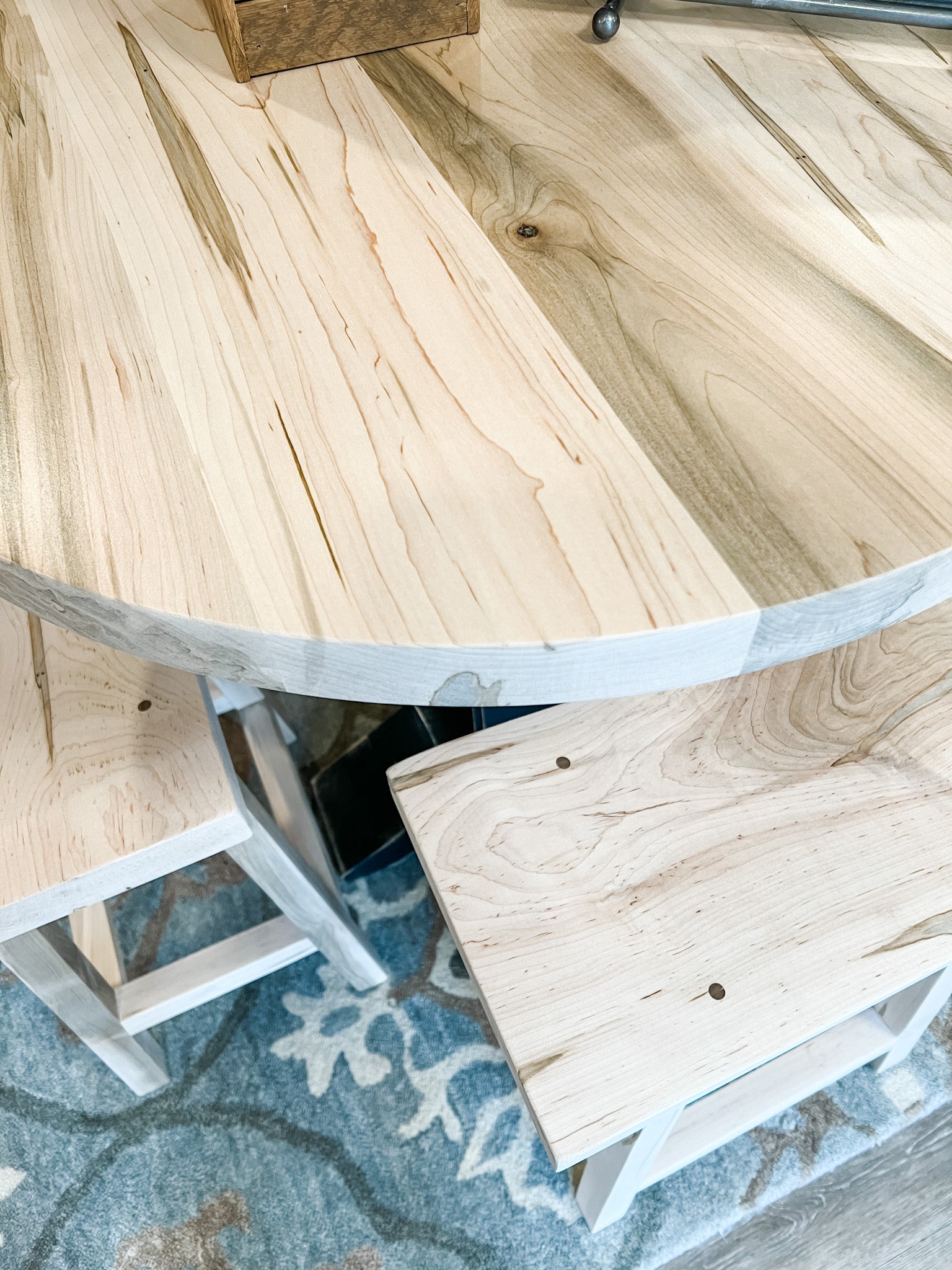 32" Round Wormy Maple Pub Table & Stools